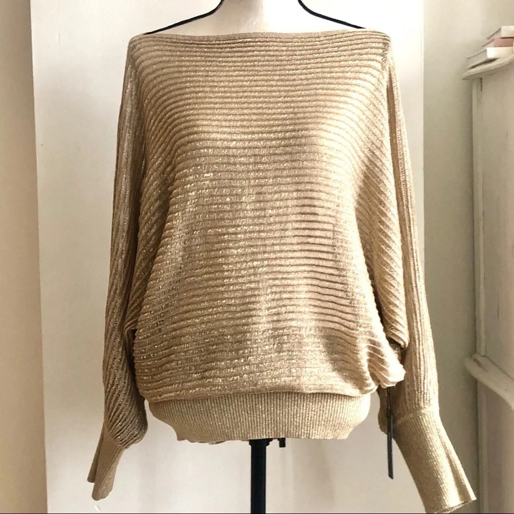 NWT BCBG MaxAzria Top. Size M